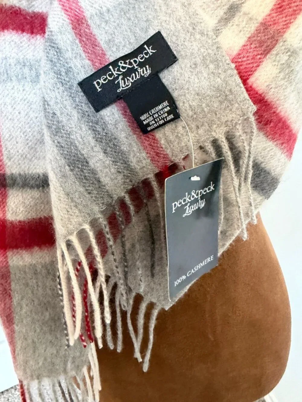 Peck & Peck Luxury 100% Cashmere Gray/Red Plaid Fringed Scart 68
